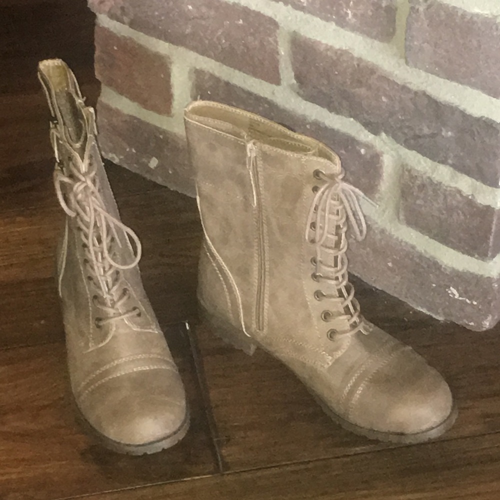 Tan Rampage Boots - Picture 2 of 4
